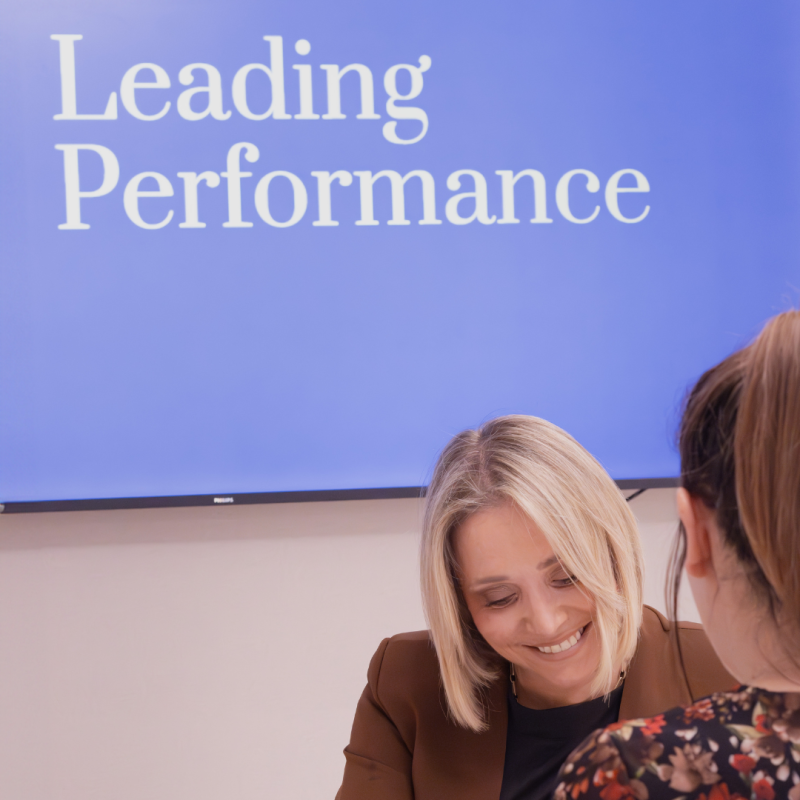 Joelle Micha coach et formatrice en leadership transformationnel et CEO de Leading Performance